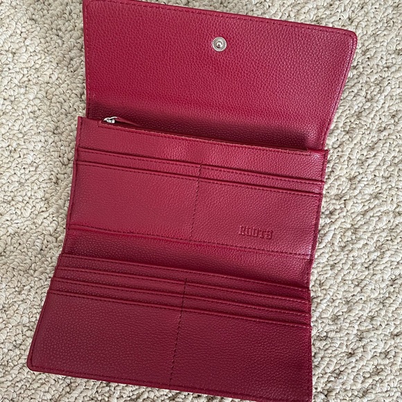 ROOTS Wallets - Picture 2 of 3